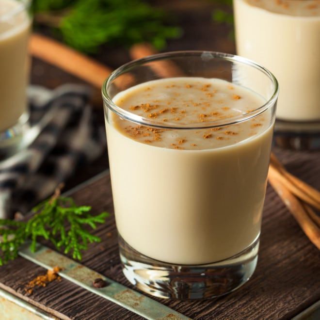 eggnog American drink